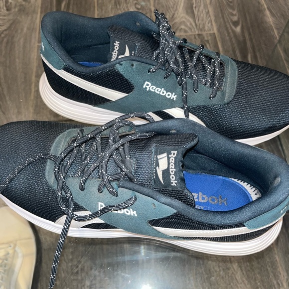 Reebok shoes for men - Picture 2 of 4